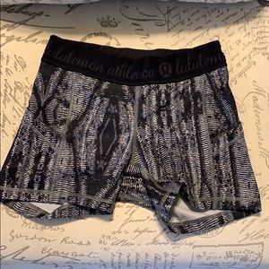 Lululemon 4” tights with side pockets